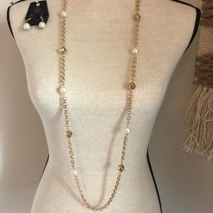 Gold necklace and earring set